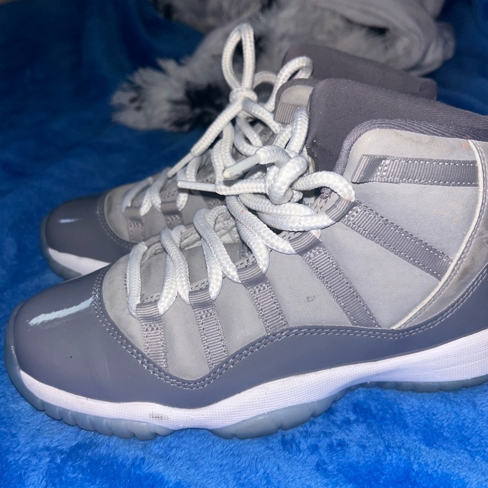 Jordan Cool Grey 11s size 5.5